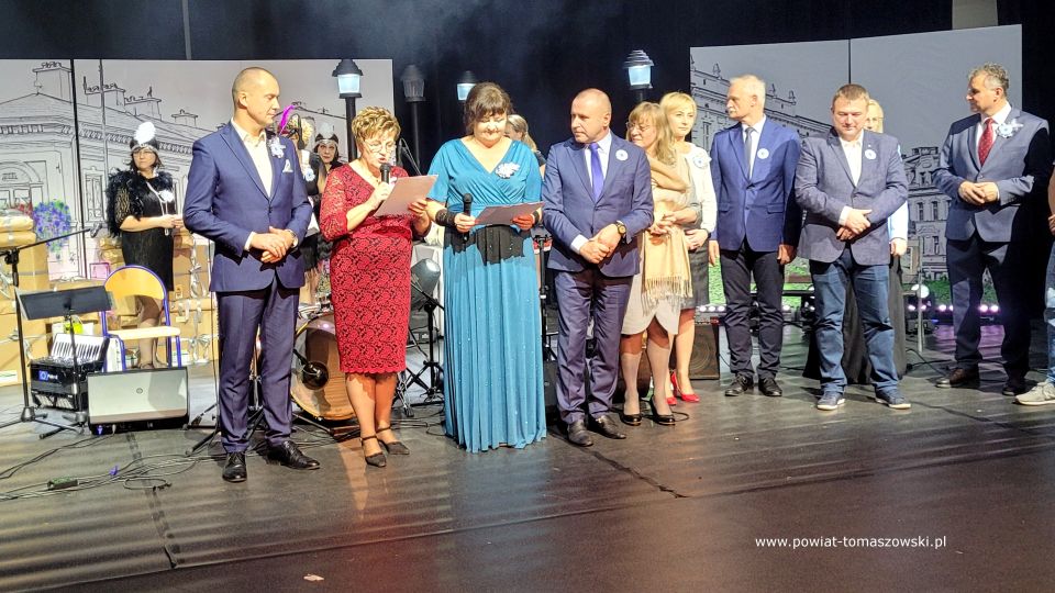 Na zdjęciu: uczestnicy VI Regionalny Turniej Kół Gospodyń Wiejskich i Miejskich, który odbył się w sobotę, 15 października 2022 roku, w Powiatowym Centrum Animacji Społecznej w Tomaszowie Mazowieckim