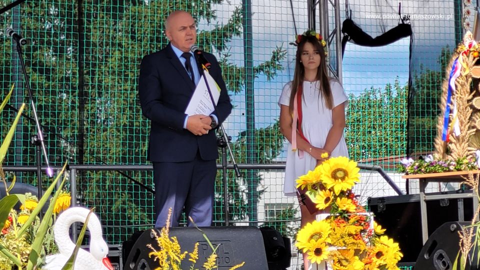 Na zdjęciu: uczestnicy gminno-parafialnych dożynek w Będkowie, które odbyły się w niedzielę, 4 września 2022 roku, 