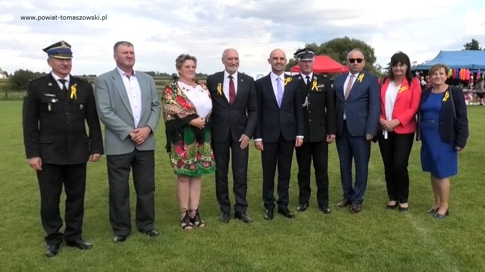Na zdjęciu: uczestnicy gminno-parafialnych dożynek w Będkowie, które odbyły się w niedzielę, 4 września 2022 roku, 