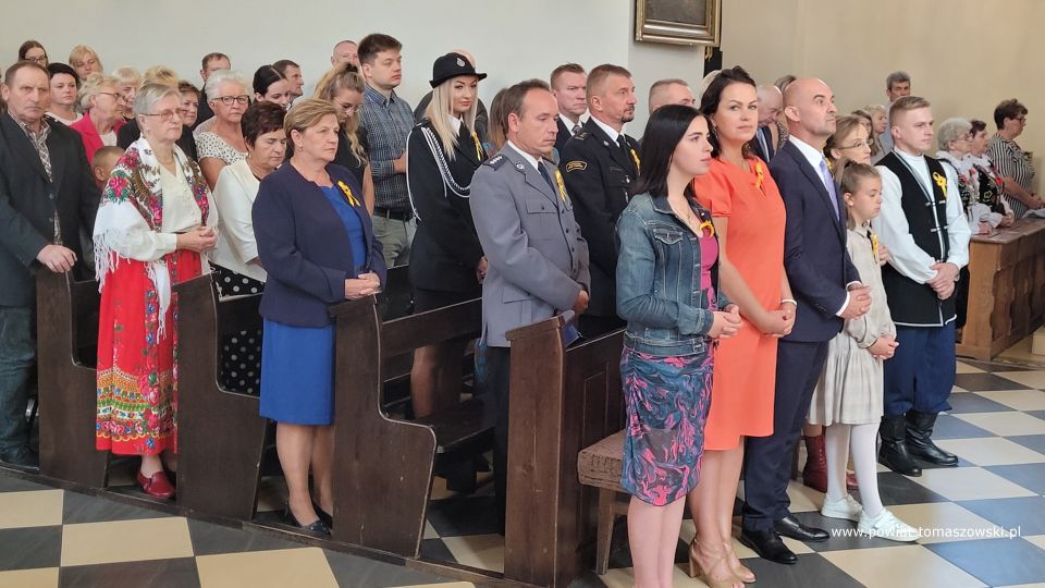 Na zdjęciu: uczestnicy gminno-parafialnych dożynek w Będkowie, które odbyły się w niedzielę, 4 września 2022 roku, 
