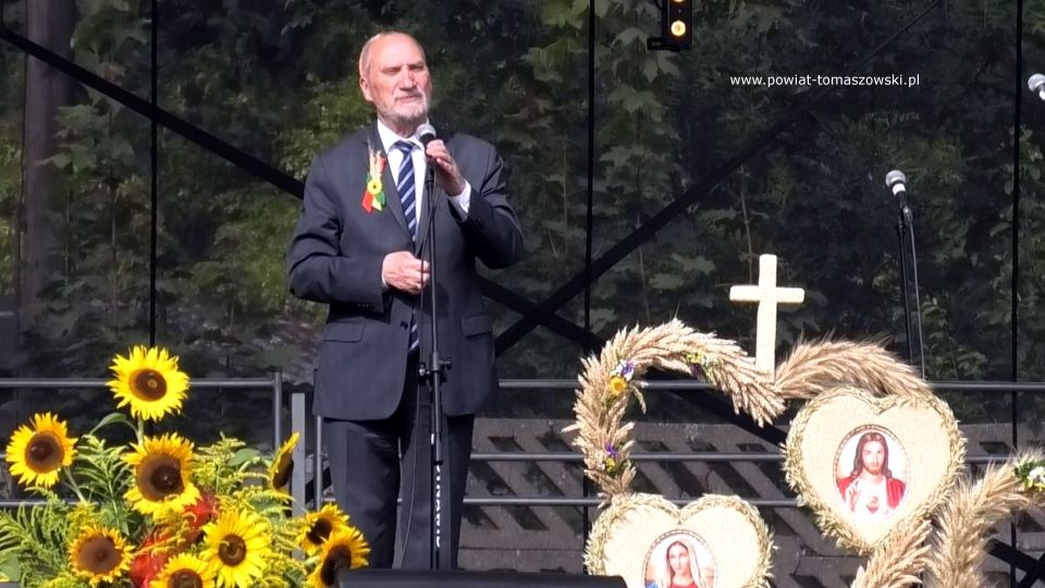 Na zdjęciu: uczestnicy gminno-parafialnych dożynek w gminie Rokiciny, które odbyły się w niedzielę, 21 sierpnia 2022 roku, w Rokicinach