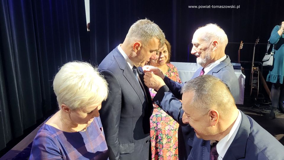 Na zdjęciu: uczestnicy obchodów Dnia Edukacji narodowej, które odbyły się we wtorek, 11 października 2022 roku, w sali widowiskowej Powiatowego Centrum Animacji Społecznej w Tomaszowie Mazowieckim Na zdjęciu: uczestnicy obchodów Dnia Edukacji narodowej, które odbyły się we wtorek, 11 października 2022 roku, w sali widowiskowej Powiatowego Centrum Animacji Społecznej w Tomaszowie Mazowieckim