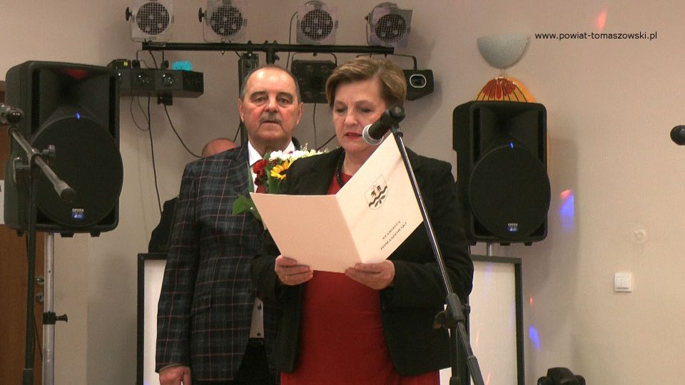 Na zdjęciu: uczestnicy uroczystości z okazji 50-lecia zespołu „Fajne Babki” z Będkowa, która odbyła się w Będkowie w sobotę, 8 października 2022 roku, 