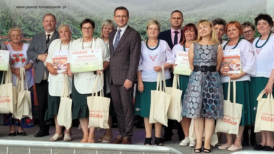 Na zdjęciu: uczestnicy Pikniku Województwa Łódzkiego, który odbył się w Lubochni w piątek, 8 lipca 2022 roku, 