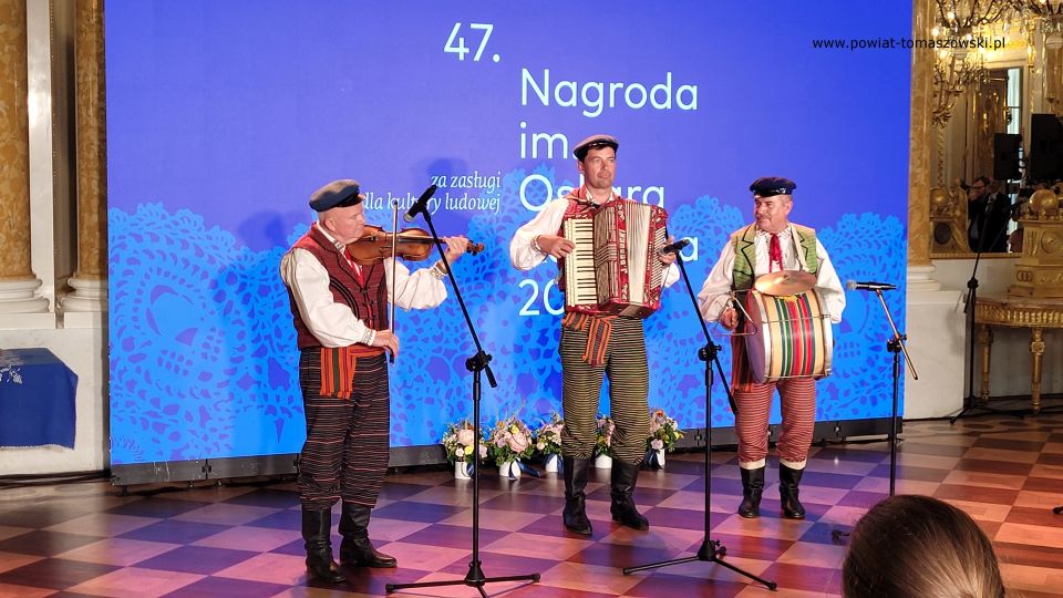 Na zdjęciu: uczestnicy gali wręczenia Nagród im. Oskara Kolberga „Za zasługi dla kultury ludowej”, która odbyła się na Zamku Królewskim w Warszawie w środę, 6 lipca 2022 roku, 