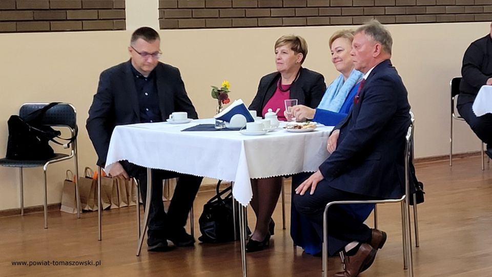 Na zdjęciu: uczestnicy konferencji Koła Naukowo-Technicznego działającego przy Zespole Szkół Ponadpodstawowych nr 1 im. Tadeusza Kościuszki w Tomaszowie Mazowieckim, która odbyła się w czwartek, 22 września 2022 roku, w auli ZSP nr 1