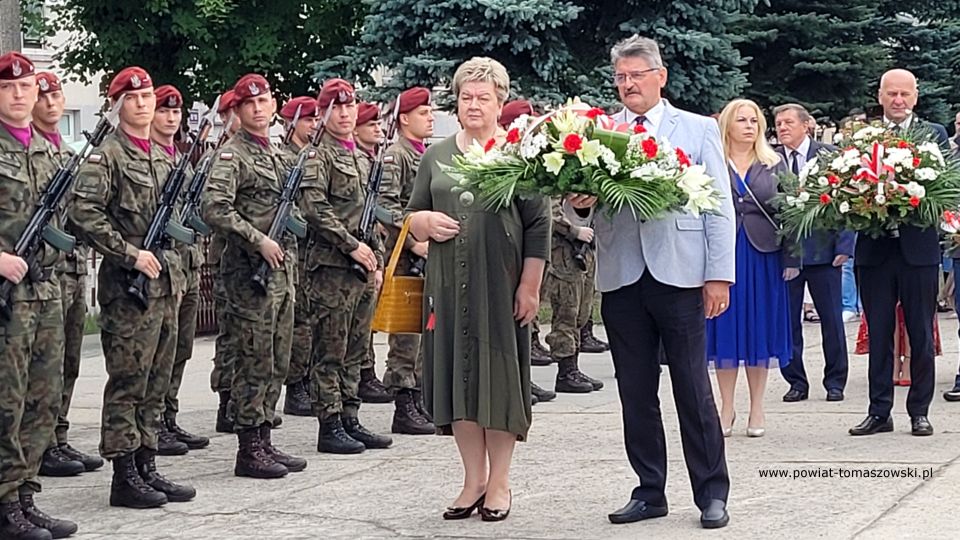 Na zdjęciu: uczestnicy obchodów Święta Wojska Polskiego, które odbyły się w poniedziałek, 15 sierpnia 2022 roku, w kościele pw. Najświętszej Marii Panny Królowej Polski w Tomaszowie Mazowieckim Na zdjęciu: uczestnicy obchodów Święta Wojska Polskiego, które odbyły się w poniedziałek, 15 sierpnia 2022 roku, w kościele pw. Najświętszej Marii Panny Królowej Polski w Tomaszowie Mazowieckim