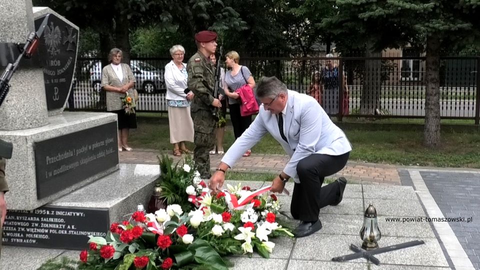 Na zdjęciu: uczestnicy obchodów Święta Wojska Polskiego, które odbyły się w poniedziałek, 15 sierpnia 2022 roku, w kościele pw. Najświętszej Marii Panny Królowej Polski w Tomaszowie Mazowieckim Na zdjęciu: uczestnicy obchodów Święta Wojska Polskiego, które odbyły się w poniedziałek, 15 sierpnia 2022 roku, w kościele pw. Najświętszej Marii Panny Królowej Polski w Tomaszowie Mazowieckim