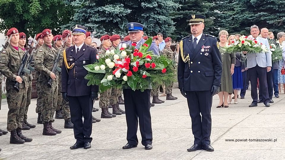 Na zdjęciu: uczestnicy obchodów Święta Wojska Polskiego, które odbyły się w poniedziałek, 15 sierpnia 2022 roku, w kościele pw. Najświętszej Marii Panny Królowej Polski w Tomaszowie Mazowieckim Na zdjęciu: uczestnicy obchodów Święta Wojska Polskiego, które odbyły się w poniedziałek, 15 sierpnia 2022 roku, w kościele pw. Najświętszej Marii Panny Królowej Polski w Tomaszowie Mazowieckim
