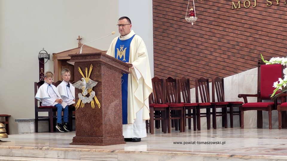 Na zdjęciu: uczestnicy obchodów Święta Wojska Polskiego, które odbyły się w poniedziałek, 15 sierpnia 2022 roku, w kościele pw. Najświętszej Marii Panny Królowej Polski w Tomaszowie Mazowieckim Na zdjęciu: uczestnicy obchodów Święta Wojska Polskiego, które odbyły się w poniedziałek, 15 sierpnia 2022 roku, w kościele pw. Najświętszej Marii Panny Królowej Polski w Tomaszowie Mazowieckim