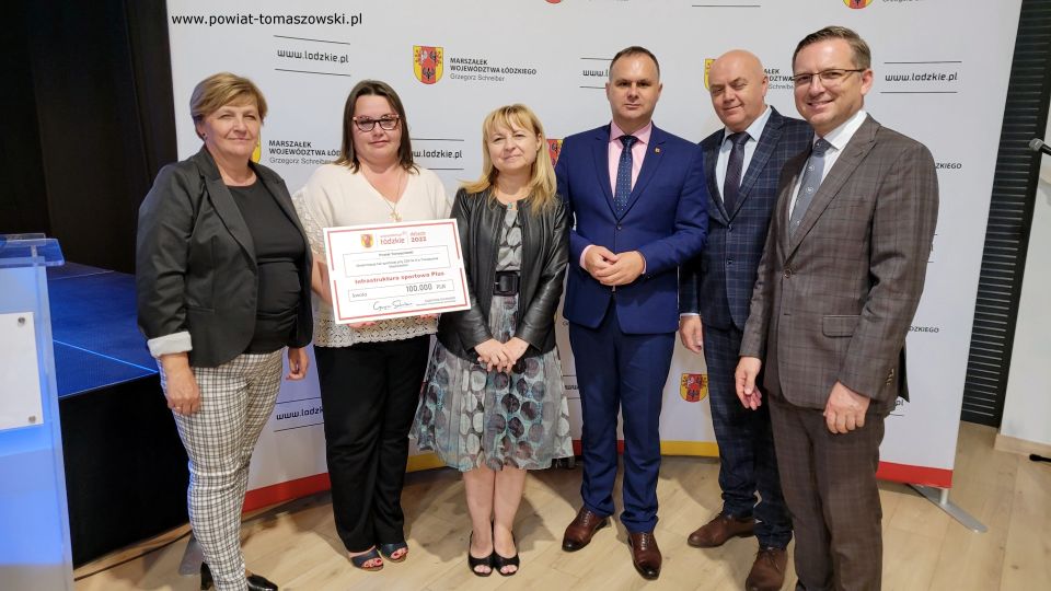 Zdjęcie z części oficjalnej Pikniku Województwa Łódzkiego, który odbył się w Lubochni w Piątek, 8 lipca 2022 roku, 