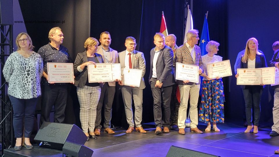 Zdjęcie z części oficjalnej Pikniku Województwa Łódzkiego, który odbył się w Lubochni w Piątek, 8 lipca 2022 roku, 