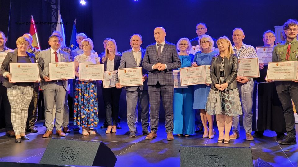 Zdjęcie z części oficjalnej Pikniku Województwa Łódzkiego, który odbył się w Lubochni w Piątek, 8 lipca 2022 roku, 