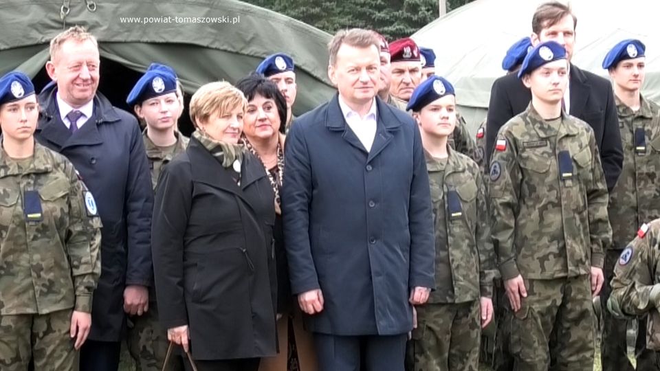 Na zdjęciu: uczestnicy pikniku militarnego, który odbył się na boisku wojskowym 25. Brygady Kawalerii Powietrznej w Tomaszowie Mazowieckim w niedzielę, 2 października 2022 roku, 