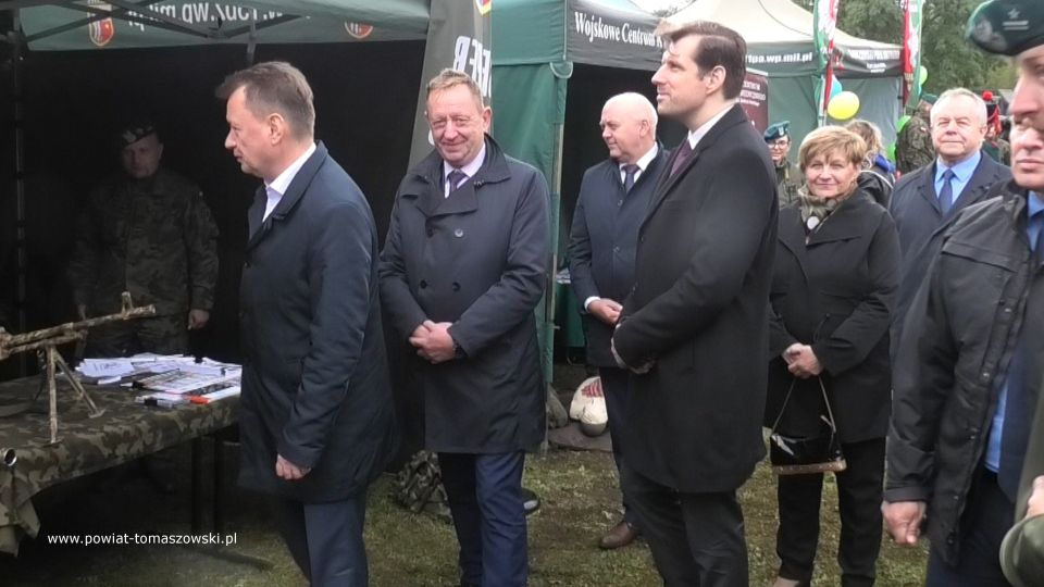 Na zdjęciu: uczestnicy pikniku militarnego, który odbył się na boisku wojskowym 25. Brygady Kawalerii Powietrznej w Tomaszowie Mazowieckim w niedzielę, 2 października 2022 roku, 