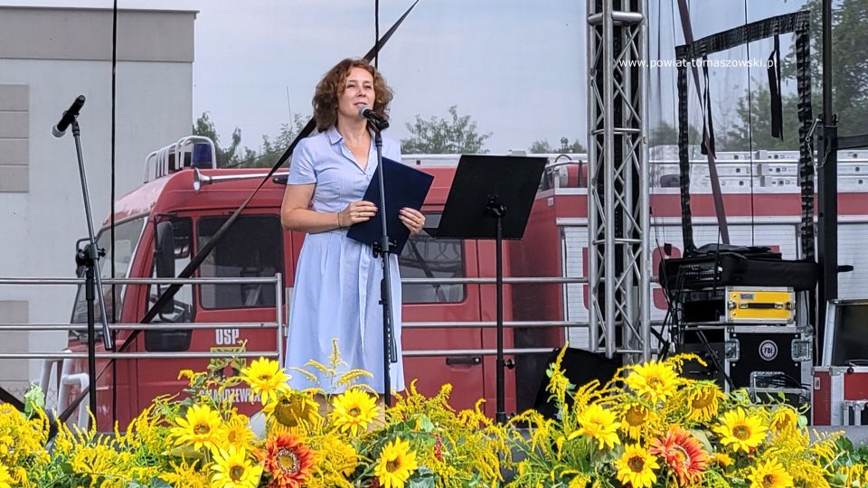 Na zdjęciu: uczestnicy Pikniku na Zakończenie Lata, który odbył się w Smardzewicach przy Sanktuarium Świętej Anny w niedzielę, 28 sierpnia 2022 roku, 