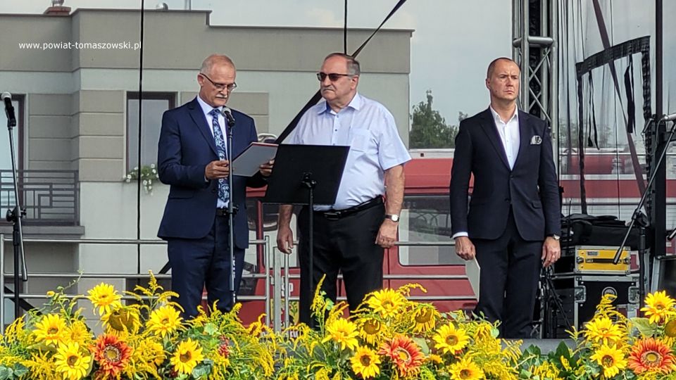 Na zdjęciu: uczestnicy Pikniku na Zakończenie Lata, który odbył się w Smardzewicach przy Sanktuarium Świętej Anny w niedzielę, 28 sierpnia 2022 roku, 
