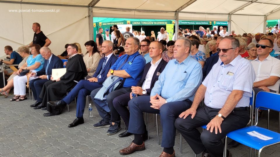 Na zdjęciu: uczestnicy Pikniku na Zakończenie Lata, który odbył się w Smardzewicach przy Sanktuarium Świętej Anny w niedzielę, 28 sierpnia 2022 roku, 