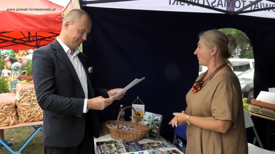 Na zdjęciu: uczestnicy Pikniku na Zakończenie Lata, który odbył się w Smardzewicach przy Sanktuarium Świętej Anny w niedzielę, 28 sierpnia 2022 roku, 