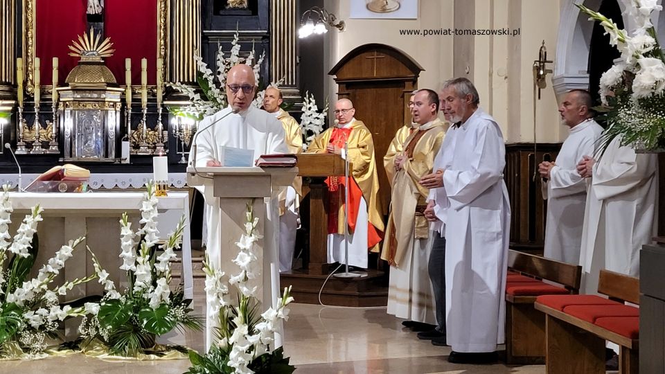 Na zdjęciu: uczestnicy uroczystości poświęconej 78. rocznicy wybuchu Powstania Warszawskiego, która odbyła się w Tomaszowie Mazowieckim w poniedziałek, 1 sierpnia 2022 roku, Na zdjęciu: uczestnicy uroczystości poświęconej 78. rocznicy wybuchu Powstania Warszawskiego, która odbyła się w Tomaszowie Mazowieckim w poniedziałek, 1 sierpnia 2022 roku,
