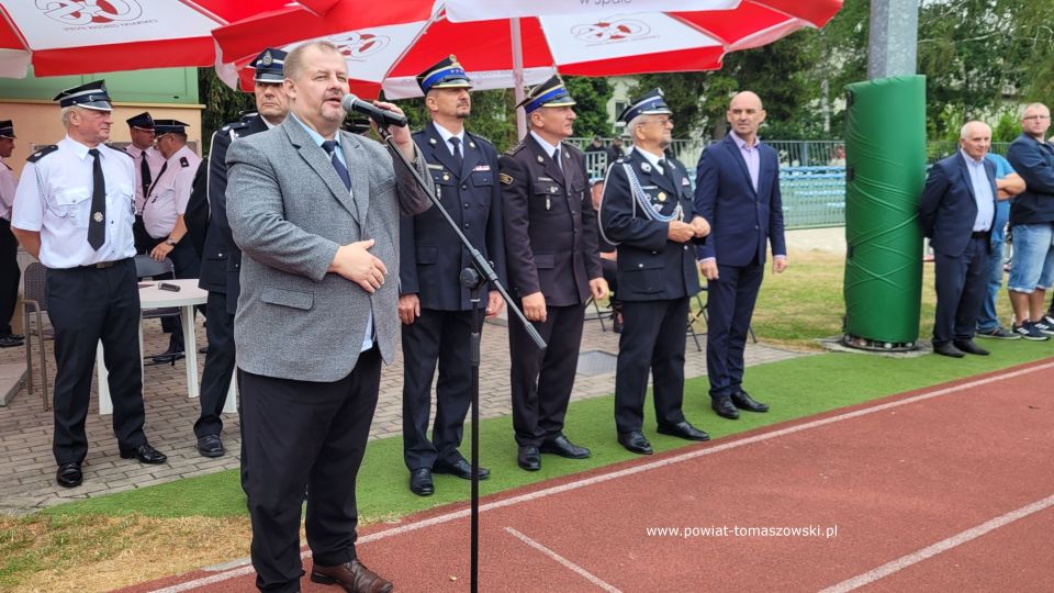 Na zdjęciu: uczestnicy Powiatowych Zawodów Sportowo-Pożarniczych, w których udział wzięły drużyny OSP z powiatu tomaszowskiego, a które odbyły się w sobotę, 30 lipca 2022 roku, w Centralnym Ośrodku Sportu w Spale 