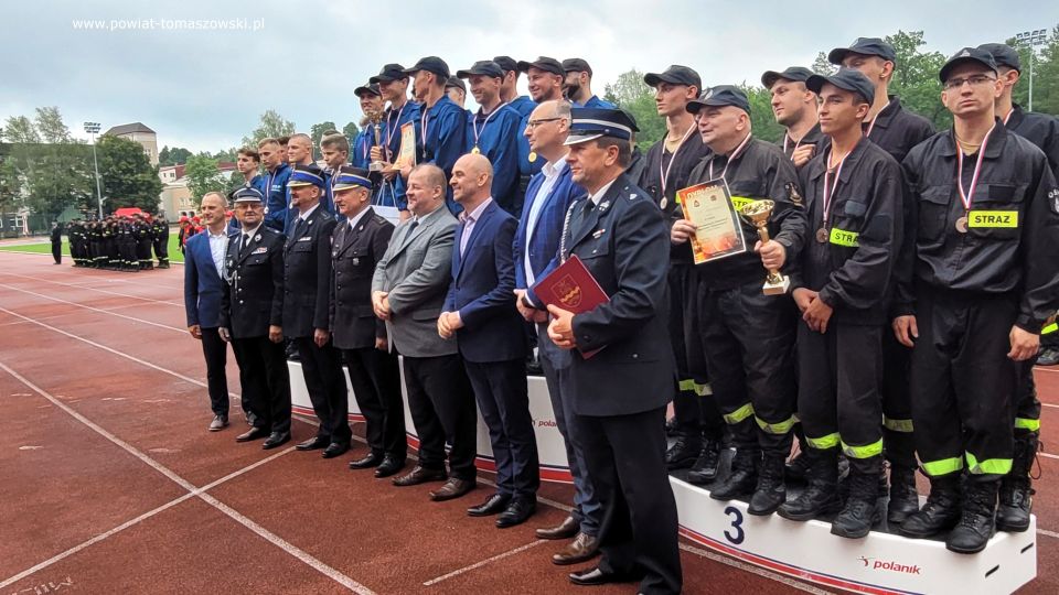 Na zdjęciu: uczestnicy Powiatowych Zawodów Sportowo-Pożarniczych, w których udział wzięły drużyny OSP z powiatu tomaszowskiego, a które odbyły się w sobotę, 30 lipca 2022 roku, w Centralnym Ośrodku Sportu w Spale 