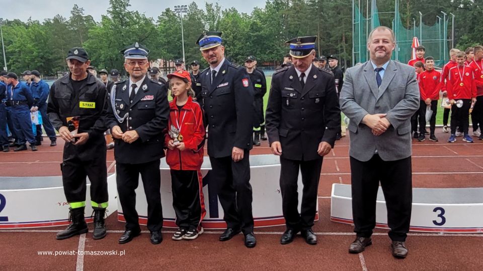 Na zdjęciu: uczestnicy Powiatowych Zawodów Sportowo-Pożarniczych, w których udział wzięły drużyny OSP z powiatu tomaszowskiego, a które odbyły się w sobotę, 30 lipca 2022 roku, w Centralnym Ośrodku Sportu w Spale 
