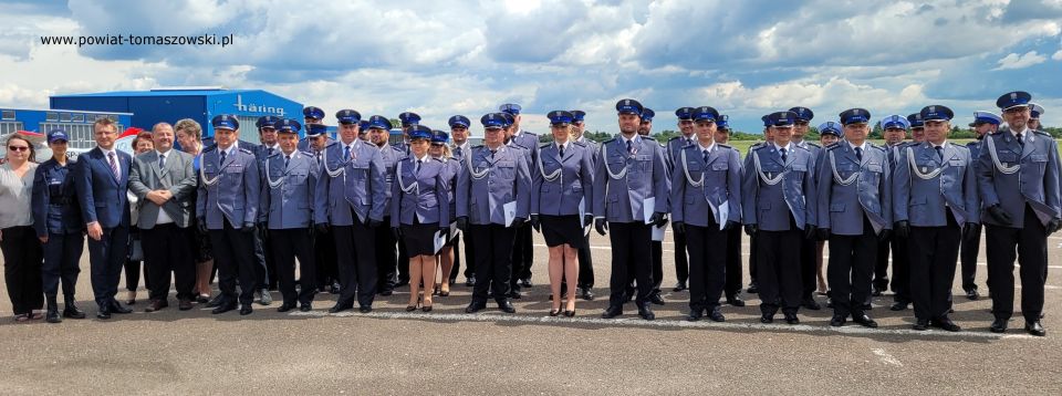 Na zdjęciu: uczestnicy międzypowiatowych obchodów Święta Policji, które odbyły się w Piotrkowie Trybunalskim we wtorek, 12 lipca 2022 roku, Na zdjęciu: uczestnicy międzypowiatowych obchodów Święta Policji, które odbyły się w Piotrkowie Trybunalskim we wtorek, 12 lipca 2022 roku,
