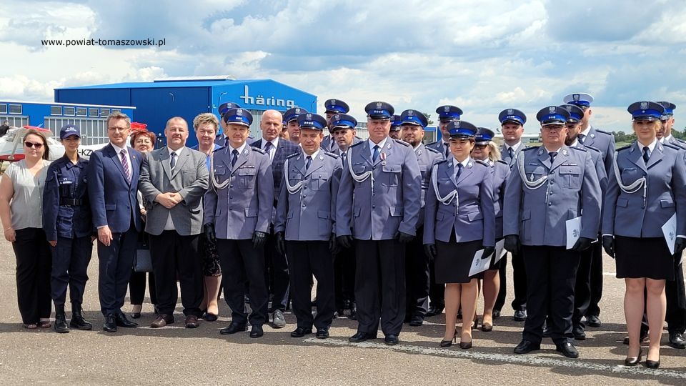 Na zdjęciu: uczestnicy międzypowiatowych obchodów Święta Policji, które odbyły się w Piotrkowie Trybunalskim we wtorek, 12 lipca 2022 roku, Na zdjęciu: uczestnicy międzypowiatowych obchodów Święta Policji, które odbyły się w Piotrkowie Trybunalskim we wtorek, 12 lipca 2022 roku,