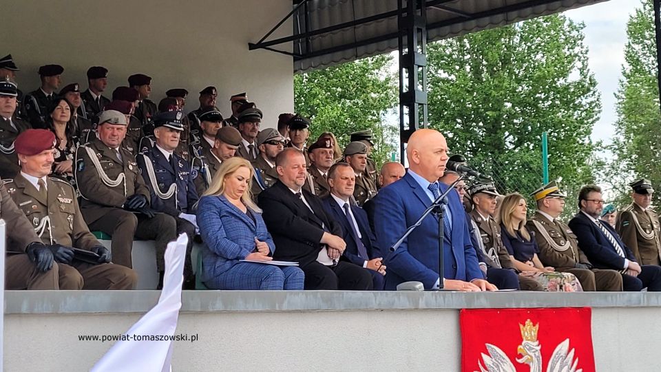 Na zdjęciu: uczestnicy uroczystości z okazji Święta 25. Brygady Kawalerii Powietrznej, które odbyły się w środę, 15 czerwca 2022 roku, na stadionie wojskowym 25. Brygady kawalerii Powietrznej w Tomaszowie Mazowieckim Na zdjęciu: uczestnicy uroczystości z okazji Święta 25. Brygady Kawalerii Powietrznej, które odbyły się w środę, 15 czerwca 2022 roku, na stadionie wojskowym 25. Brygady kawalerii Powietrznej w Tomaszowie Mazowieckim