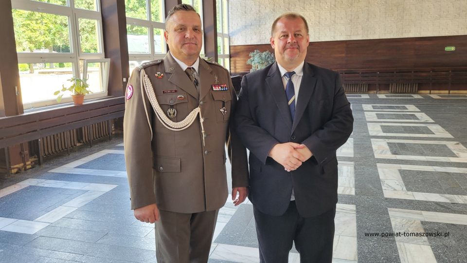 Na zdjęciu: uczestnicy uroczystości z okazji Święta 25. Brygady Kawalerii Powietrznej, które odbyły się w środę, 15 czerwca 2022 roku, na stadionie wojskowym 25. Brygady kawalerii Powietrznej w Tomaszowie Mazowieckim Na zdjęciu: uczestnicy uroczystości z okazji Święta 25. Brygady Kawalerii Powietrznej, które odbyły się w środę, 15 czerwca 2022 roku, na stadionie wojskowym 25. Brygady kawalerii Powietrznej w Tomaszowie Mazowieckim