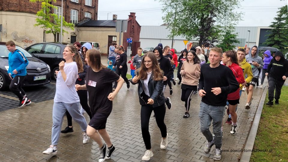 Na zdjęciu: uczestnicy IV Rekreacyjnego Biegu Antoniańskiego, który odbył się w niedzielę, 12 czerwca 2022 roku, w Powiatowym Centrum Animacji Społecznej w Tomaszowie Mazowieckim