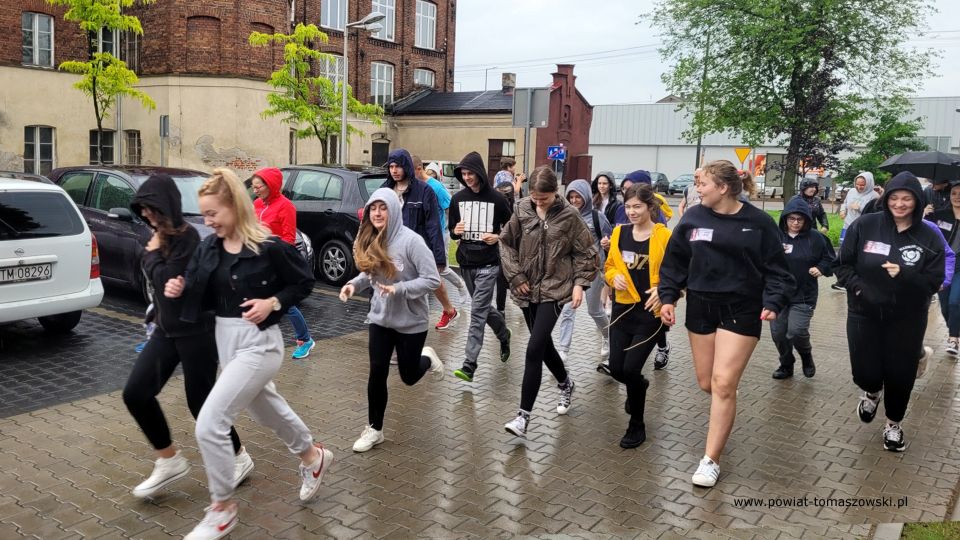 Na zdjęciu: uczestnicy IV Rekreacyjnego Biegu Antoniańskiego, który odbył się w niedzielę, 12 czerwca 2022 roku, w Powiatowym Centrum Animacji Społecznej w Tomaszowie Mazowieckim