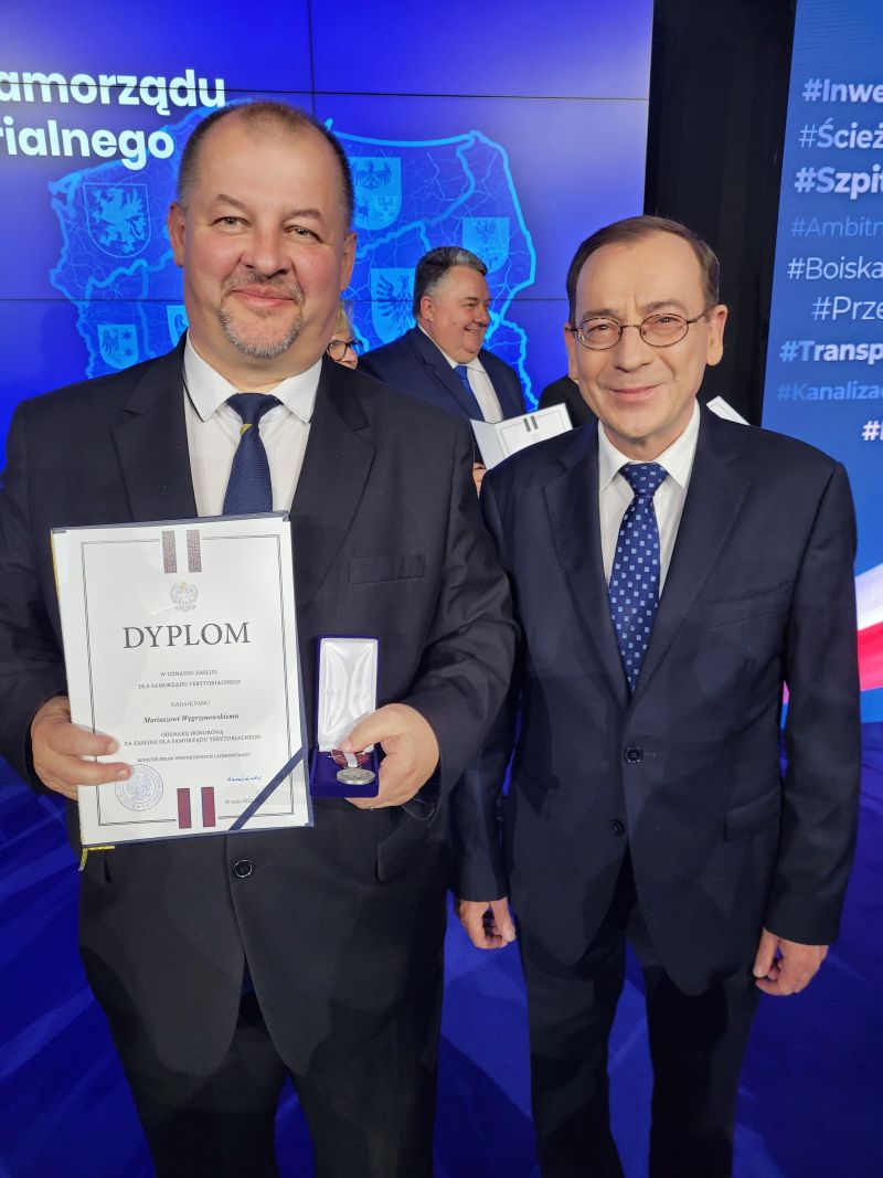 Zdjęcie z uroczystości z okazji Dnia Samorządu Terytorialnego, która odbyła się 30 maja 2022 roku w Kancelarii Prezesa Rady Ministrów Zdjęcie z uroczystości z okazji Dnia Samorządu Terytorialnego, która odbyła się 30 maja 2022 roku w Kancelarii Prezesa Rady Ministrów