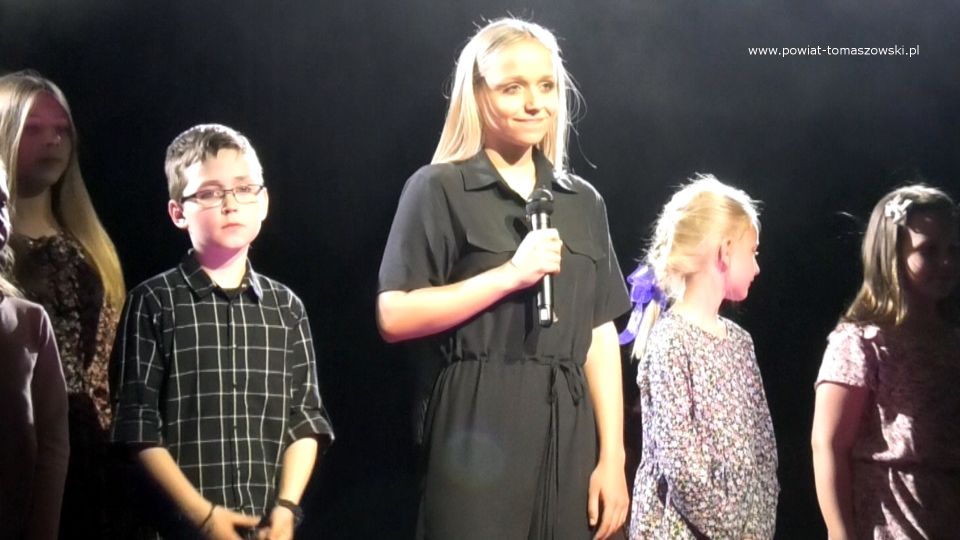 Na zdjęciu: uczestnicy Dnia Matki w Powiatowym Centrum Animacji Społecznej w Tomaszowie Mazowieckim, który odbył się w środę, 18 maja 2022 roku
