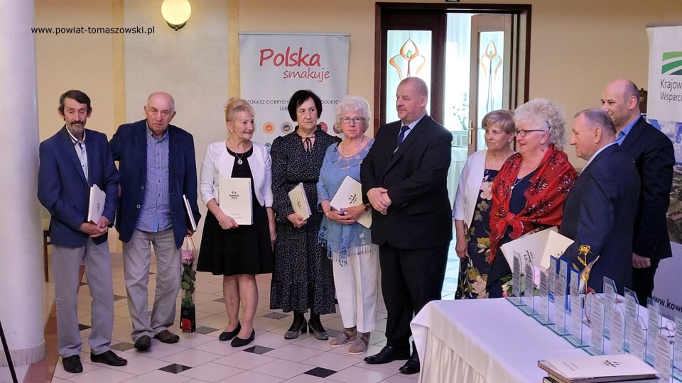 Na zdjęciu: uczestnicy uroczystości poświęconej 10 rocznicy utworzenia Powiatowego Stowarzyszenia Emerytów, Rencistów i Inwalidów, która odbyła się we wtorek, 24 maja 2022 roku, w Restauracji Janosik