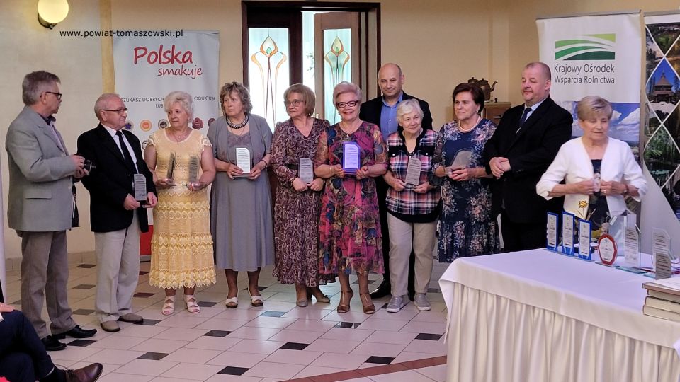 Na zdjęciu: uczestnicy uroczystości poświęconej 10 rocznicy utworzenia Powiatowego Stowarzyszenia Emerytów, Rencistów i Inwalidów, która odbyła się we wtorek, 24 maja 2022 roku, w Restauracji Janosik