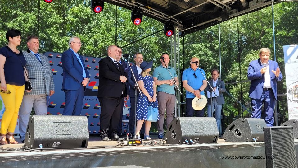 Na zdjęciu: uczestnicy Pikniku Rodzinnego w Spale, który odbył się z okazji inauguracji przewozów Łódzkiej Kolei Aglomeracyjnej  w sobotę, 25 czerwca 2022 roku, 