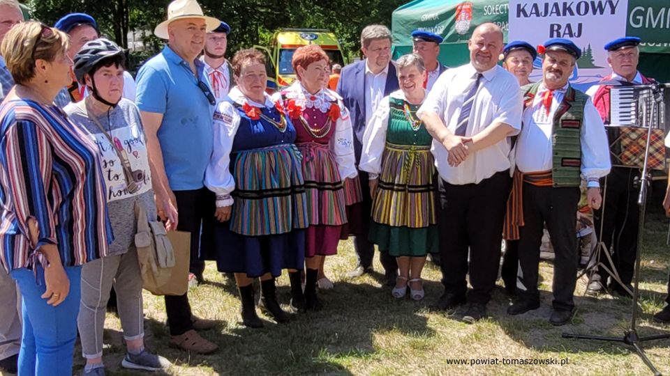Na zdjęciu: uczestnicy Pikniku Rodzinnego w Spale, który odbył się z okazji inauguracji przewozów Łódzkiej Kolei Aglomeracyjnej  w sobotę, 25 czerwca 2022 roku, 