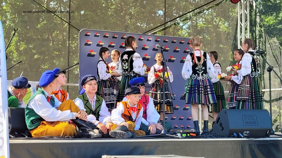 Na zdjęciu: uczestnicy Pikniku Rodzinnego w Spale, który odbył się z okazji inauguracji przewozów Łódzkiej Kolei Aglomeracyjnej  w sobotę, 25 czerwca 2022 roku, 