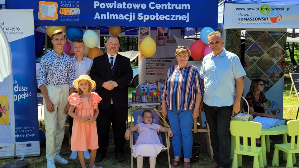 Na zdjęciu: uczestnicy Pikniku Rodzinnego w Spale, który odbył się z okazji inauguracji przewozów Łódzkiej Kolei Aglomeracyjnej  w sobotę, 25 czerwca 2022 roku, 