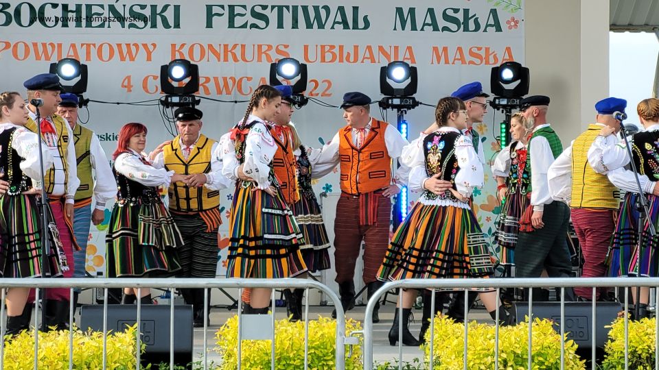 Na zdjęciu: uczestnicy XIII Lubocheńskiego Festiwalu Masła, który odbył się w Lubochni w sobotę, 4 czerwca 2022 roku Na zdjęciu: uczestnicy XIII Lubocheńskiego Festiwalu Masła, który odbył się w Lubochni w sobotę, 4 czerwca 2022 roku