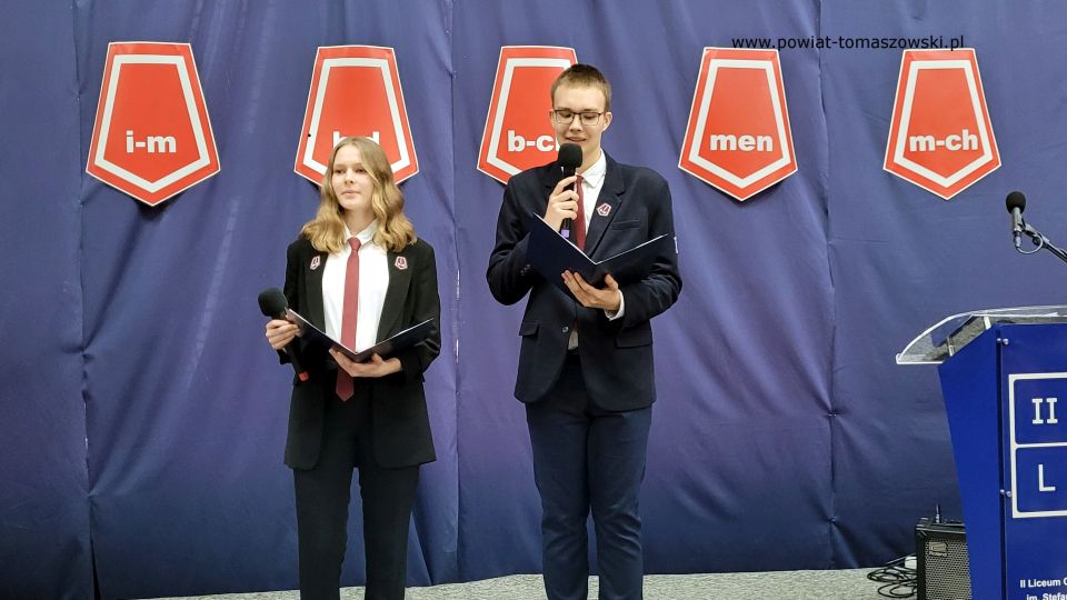 Zdjęcie z Dnia otwartych drzwi w II Liceum Ogólnokształcącym im. Stefana Żeromskiego w Tomaszowie Mazowieckiem, które odbyły się w sobotę, 9 kwietnia 2022 roku