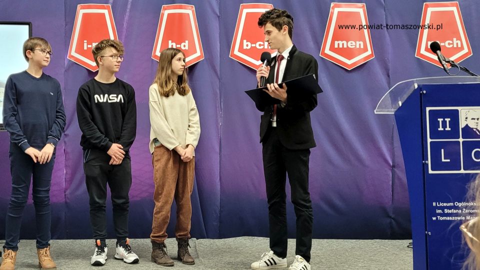 Zdjęcie z Dnia otwartych drzwi w II Liceum Ogólnokształcącym im. Stefana Żeromskiego w Tomaszowie Mazowieckiem, które odbyły się w sobotę, 9 kwietnia 2022 roku
