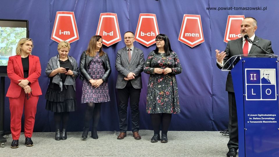 Zdjęcie z Dnia otwartych drzwi w II Liceum Ogólnokształcącym im. Stefana Żeromskiego w Tomaszowie Mazowieckiem, które odbyły się w sobotę, 9 kwietnia 2022 roku