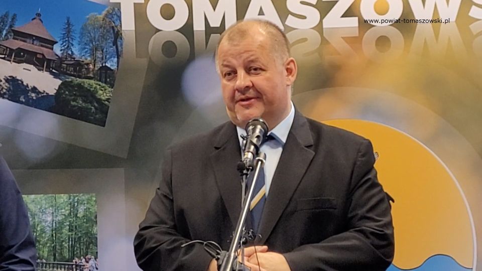 Na zdjęciu: uczestnicy konferencji, podczas której podpisane zostało porozumienie pomiędzy Starostwem Powiatowym i Komendantem Policji w Tomaszowie Mazowieckim na patrole ponadnormatywne w czasie wakacji