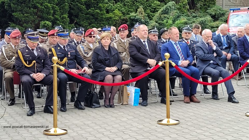 Na zdjęciu: uczestnicy uroczystości z okazji Międzynarodowego Dnia Strażaka, która odbyła się w Komendzie Powiatowej Państwowej Straży Pożarnej w Tomaszowie Mazowieckim 4 maja 2022 roku