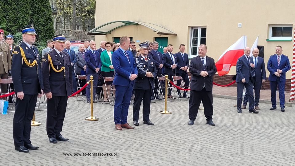 Na zdjęciu: uczestnicy uroczystości z okazji Międzynarodowego Dnia Strażaka, która odbyła się w Komendzie Powiatowej Państwowej Straży Pożarnej w Tomaszowie Mazowieckim 4 maja 2022 roku