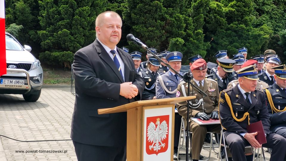 Na zdjęciu: uczestnicy uroczystości z okazji Międzynarodowego Dnia Strażaka, która odbyła się w Komendzie Powiatowej Państwowej Straży Pożarnej w Tomaszowie Mazowieckim 4 maja 2022 roku