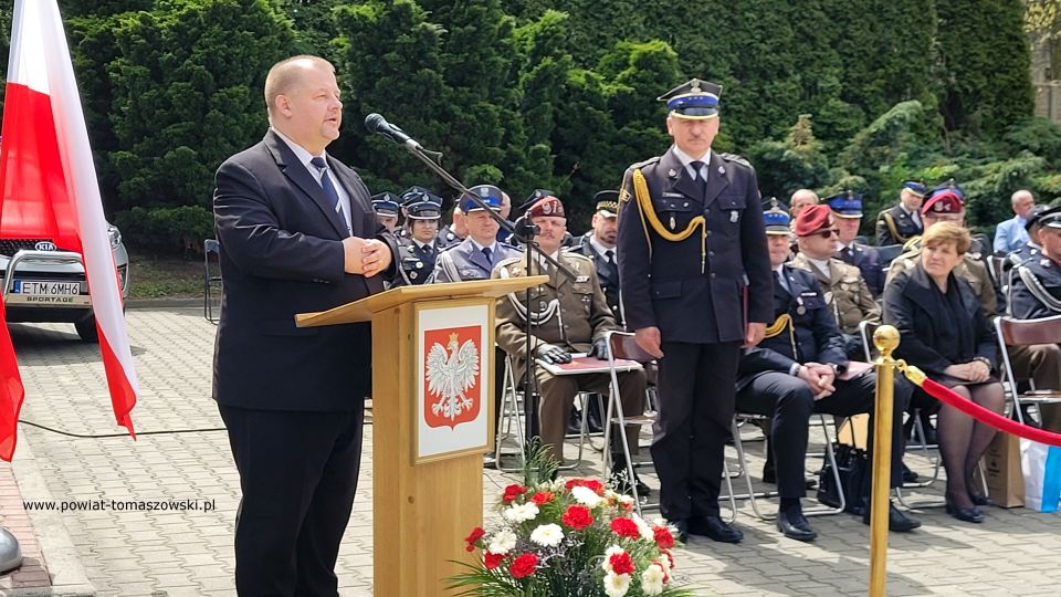Na zdjęciu: uczestnicy uroczystości z okazji Międzynarodowego Dnia Strażaka, która odbyła się w Komendzie Powiatowej Państwowej Straży Pożarnej w Tomaszowie Mazowieckim 4 maja 2022 roku
